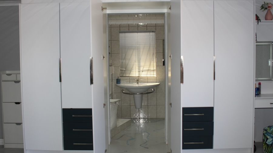 3 Bedroom Property for Sale in Avondale Western Cape